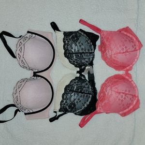 EUC 3 Bras. VICTORIAS AND ADORE ME 36D